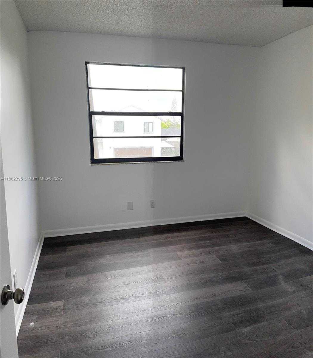 Small Image of 11318 SOUTH WEST 167TH ST, Miami Number 17