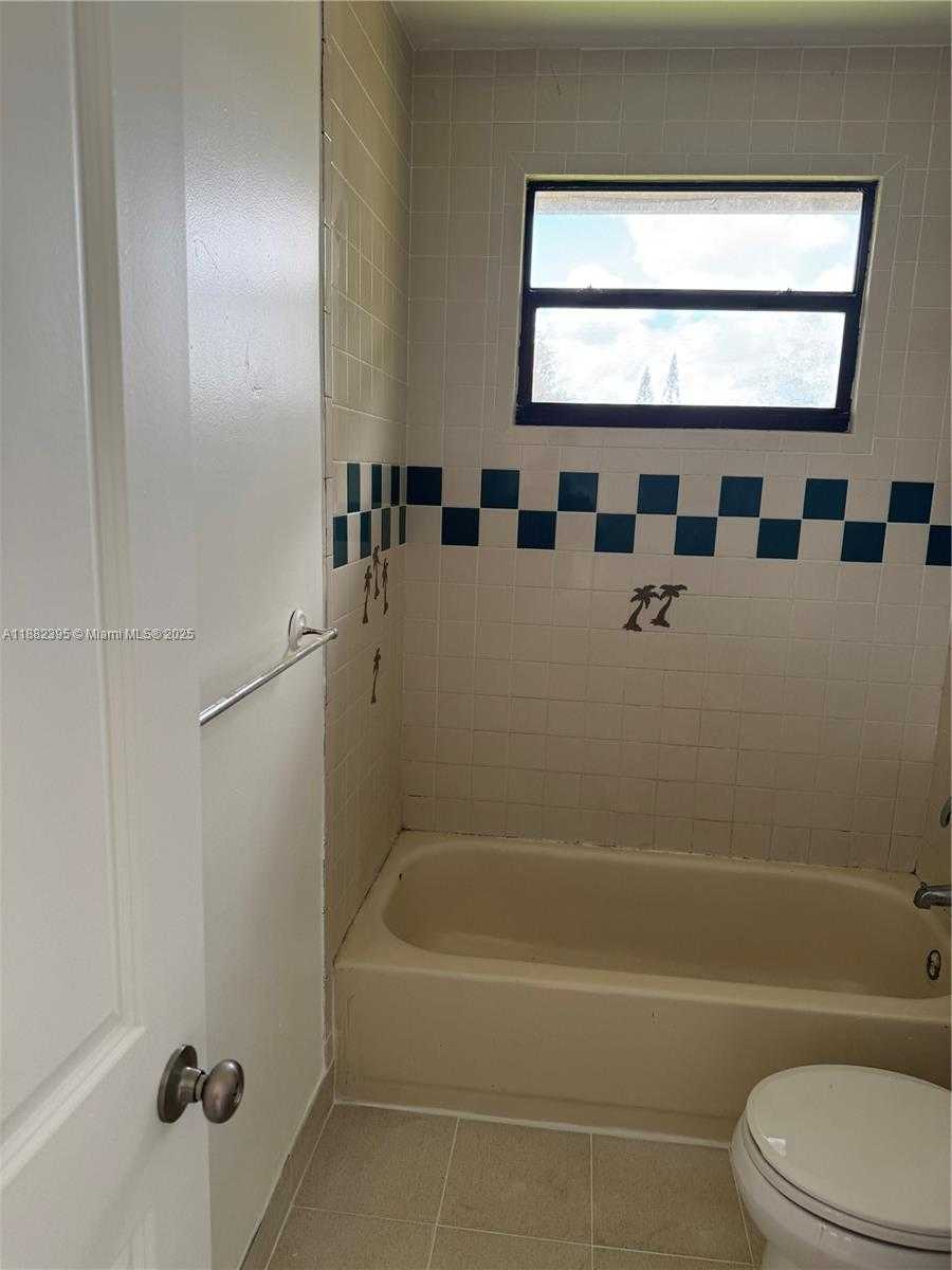 Small Image of 11318 SOUTH WEST 167TH ST, Miami Number 19