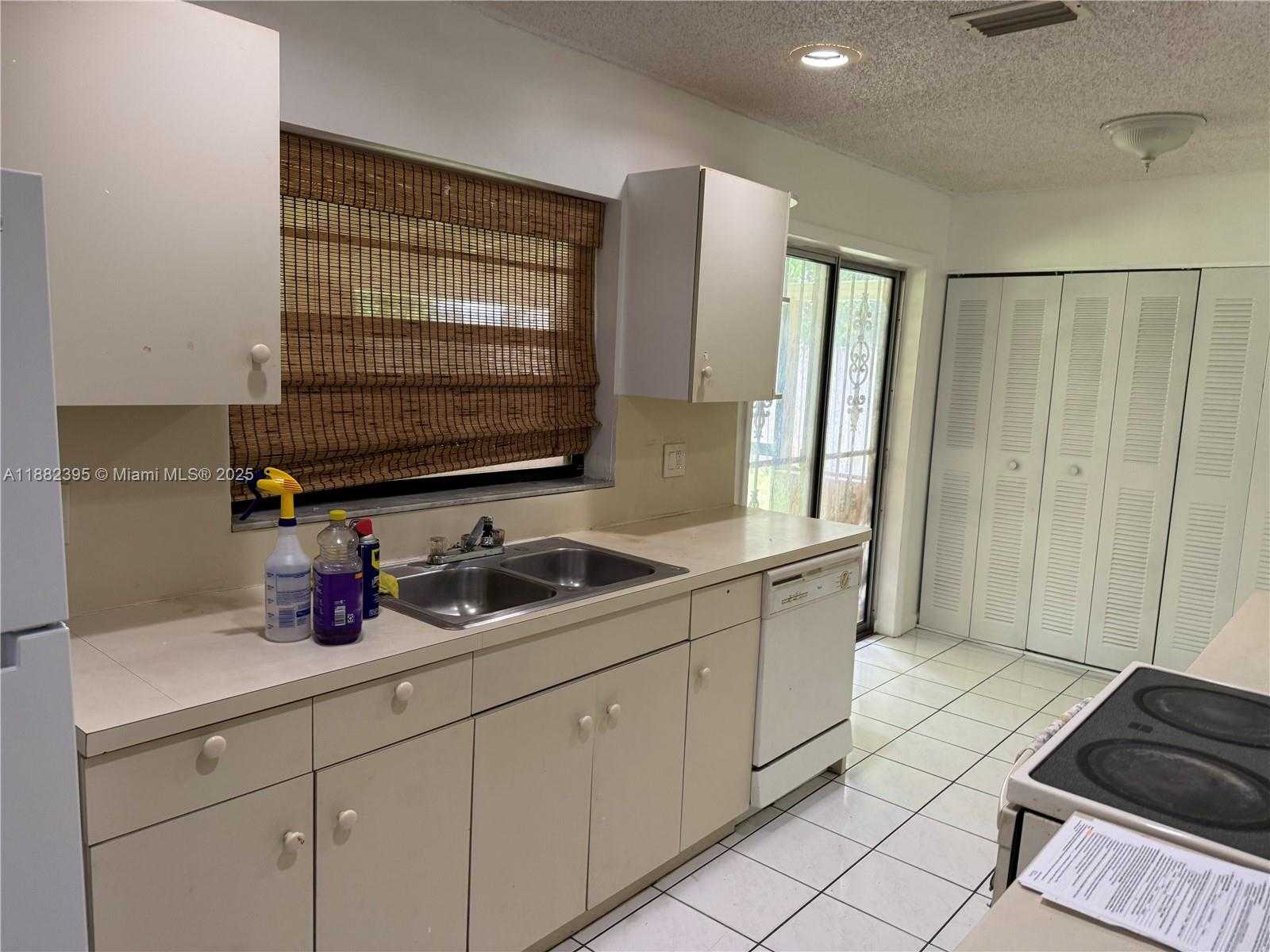 Small Image of 11318 SOUTH WEST 167TH ST, Miami Number 21