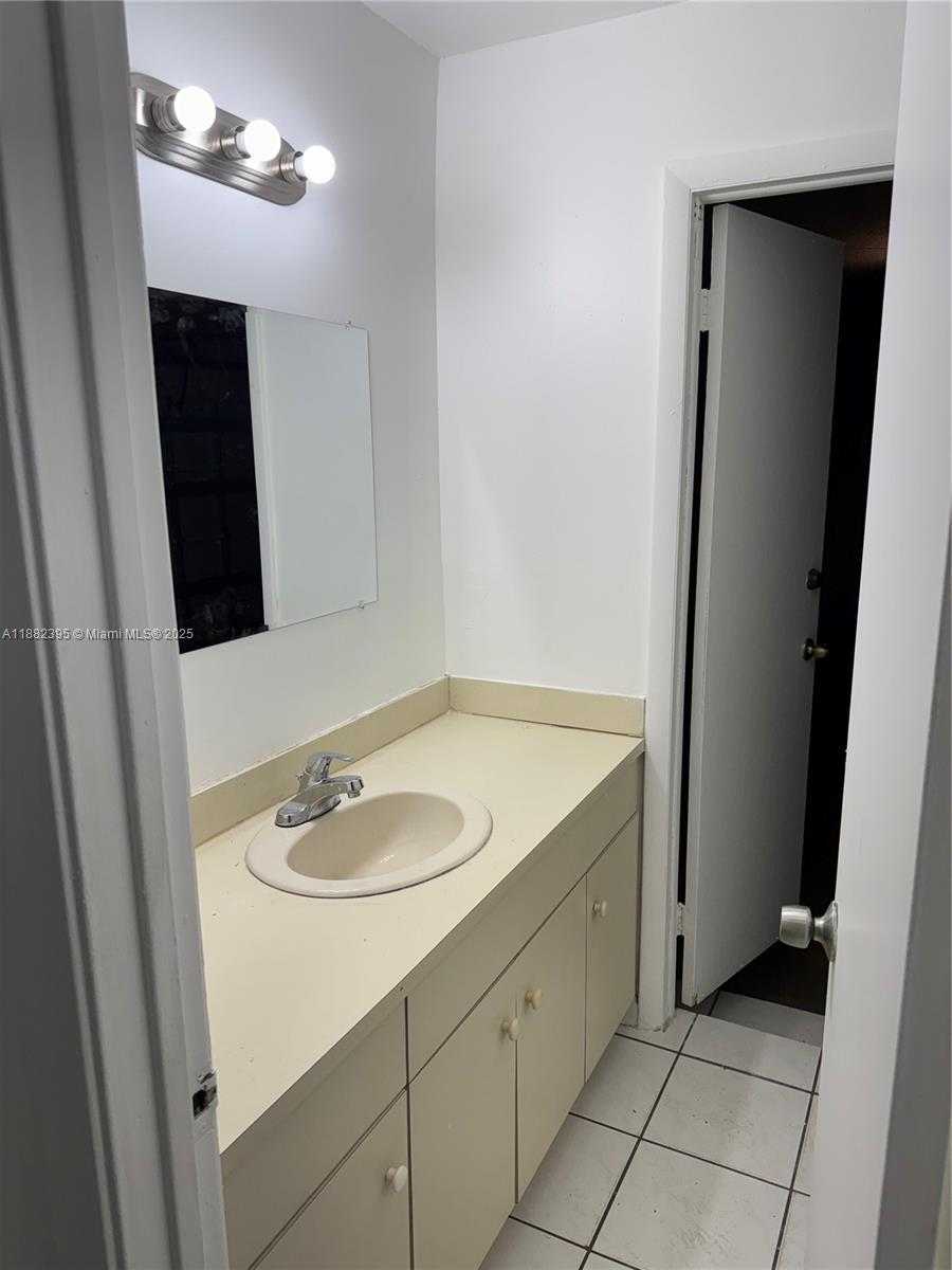 Small Image of 11318 SOUTH WEST 167TH ST, Miami Number 28