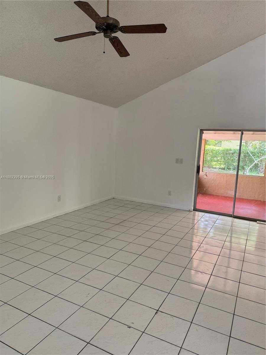 Small Image of 11318 SOUTH WEST 167TH ST, Miami Number 32