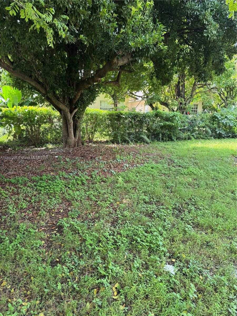 Small Image of 11318 SOUTH WEST 167TH ST, Miami Number 33