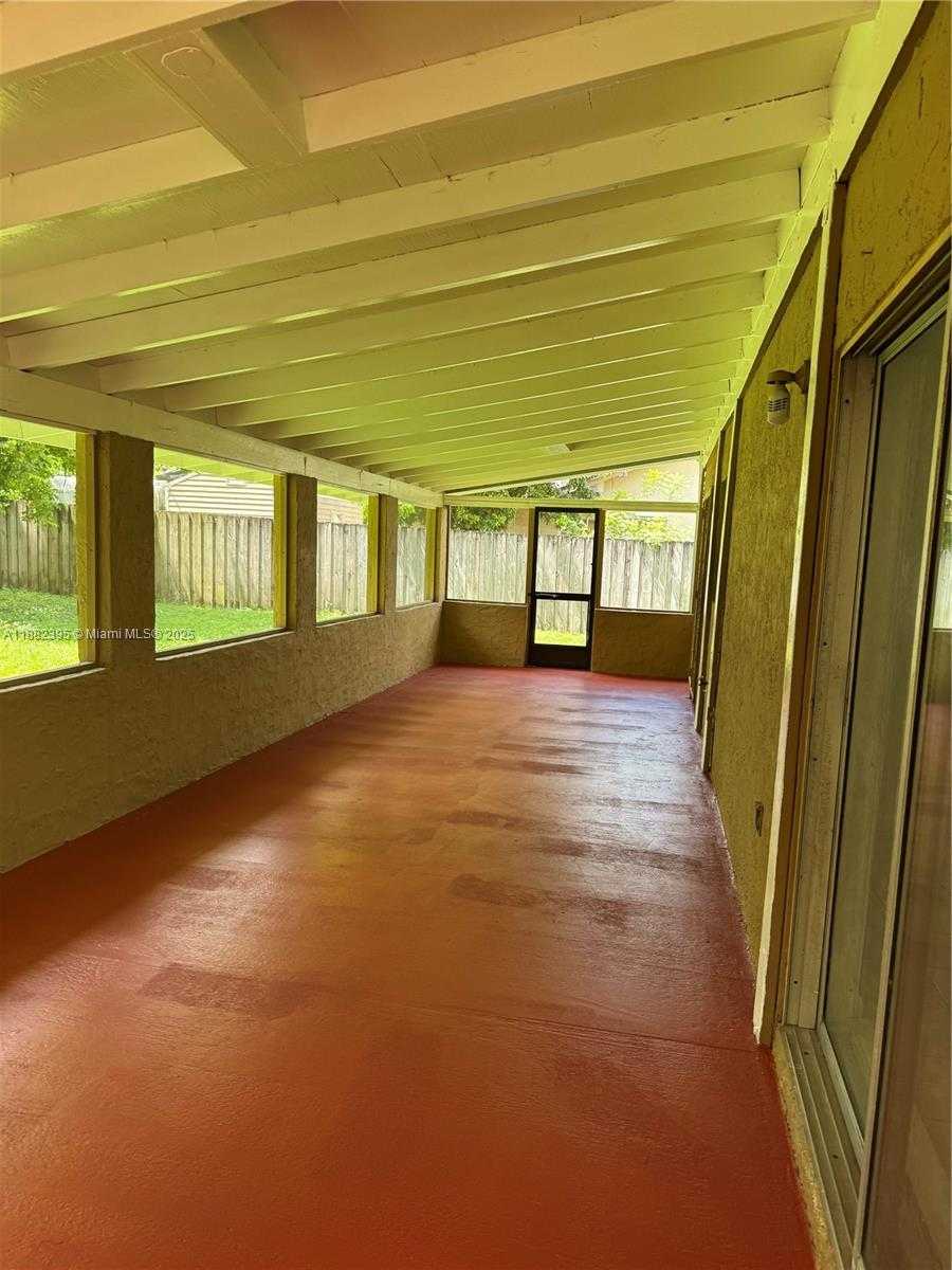 Small Image of 11318 SOUTH WEST 167TH ST, Miami Number 7