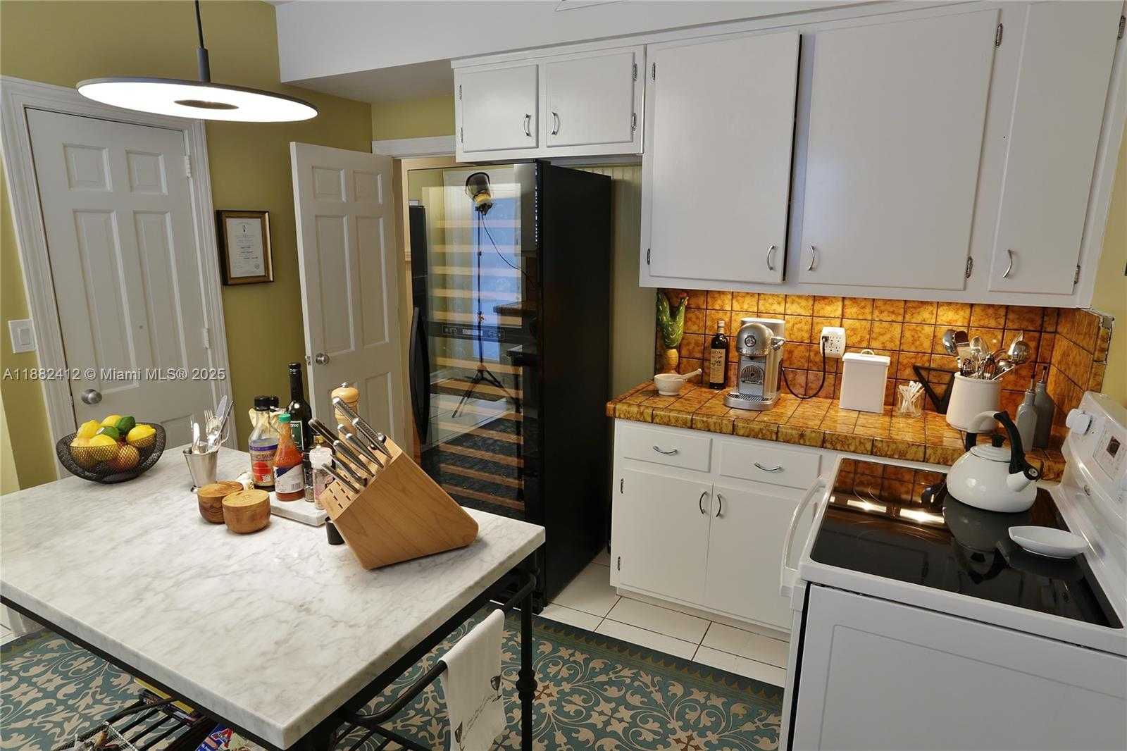 Small Image of 2828 SEGOVIA ST #Suite 1, Coral Gables Number 10