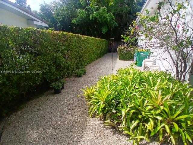 Small Image of 2828 SEGOVIA ST #Suite 1, Coral Gables Number 24