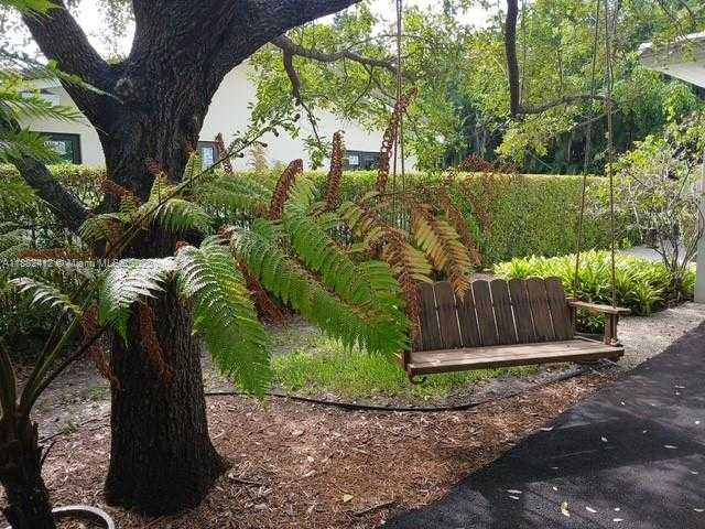 Small Image of 2828 SEGOVIA ST #Suite 1, Coral Gables Number 27