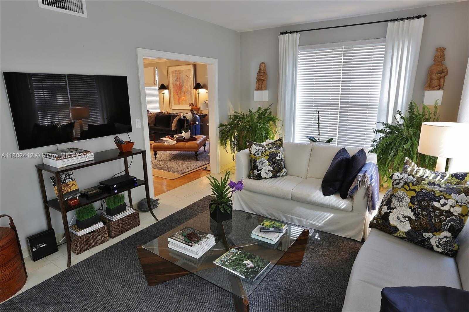 Small Image of 2828 SEGOVIA ST #Suite 1, Coral Gables Number 5