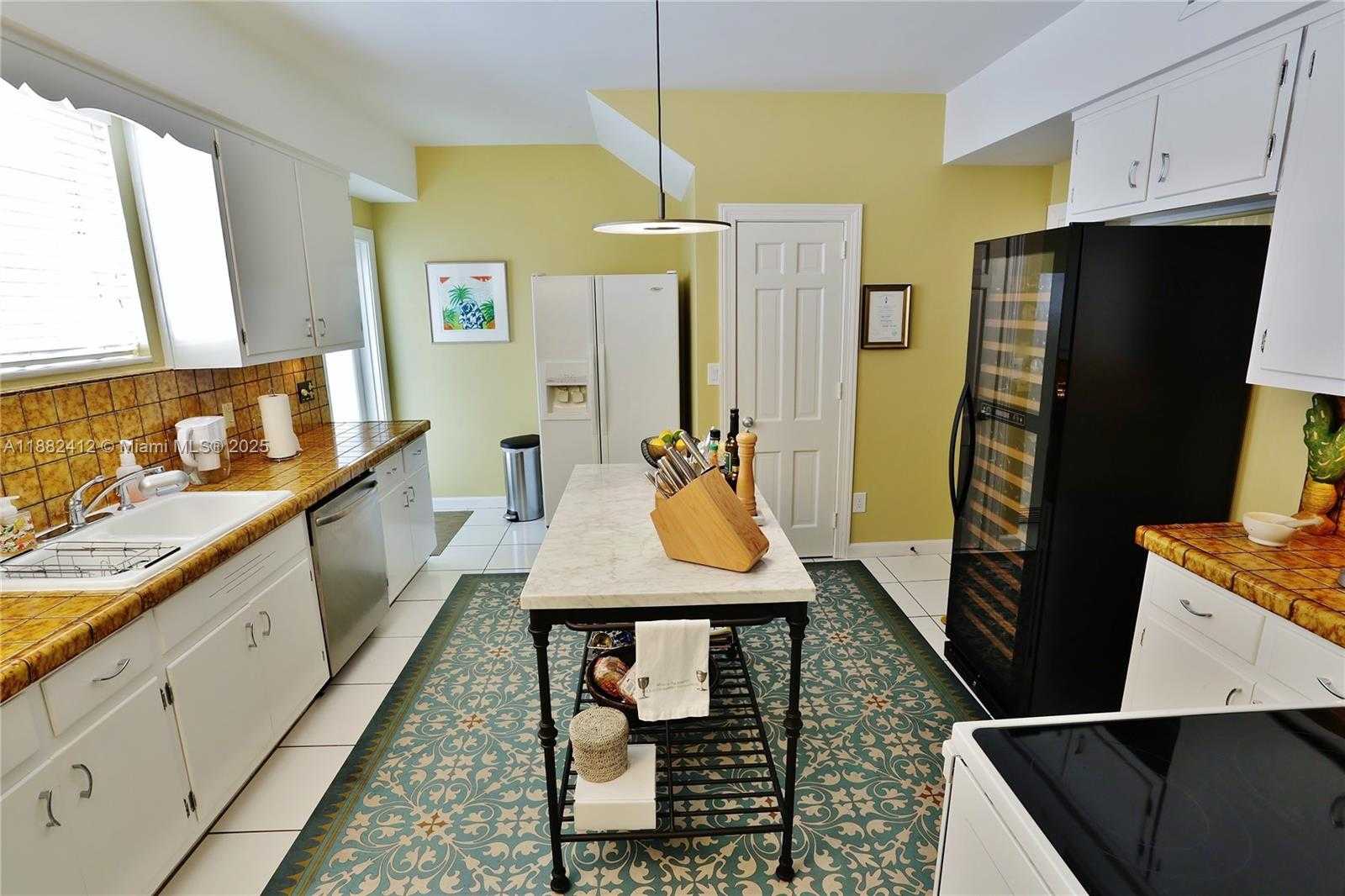 Small Image of 2828 SEGOVIA ST #Suite 1, Coral Gables Number 9