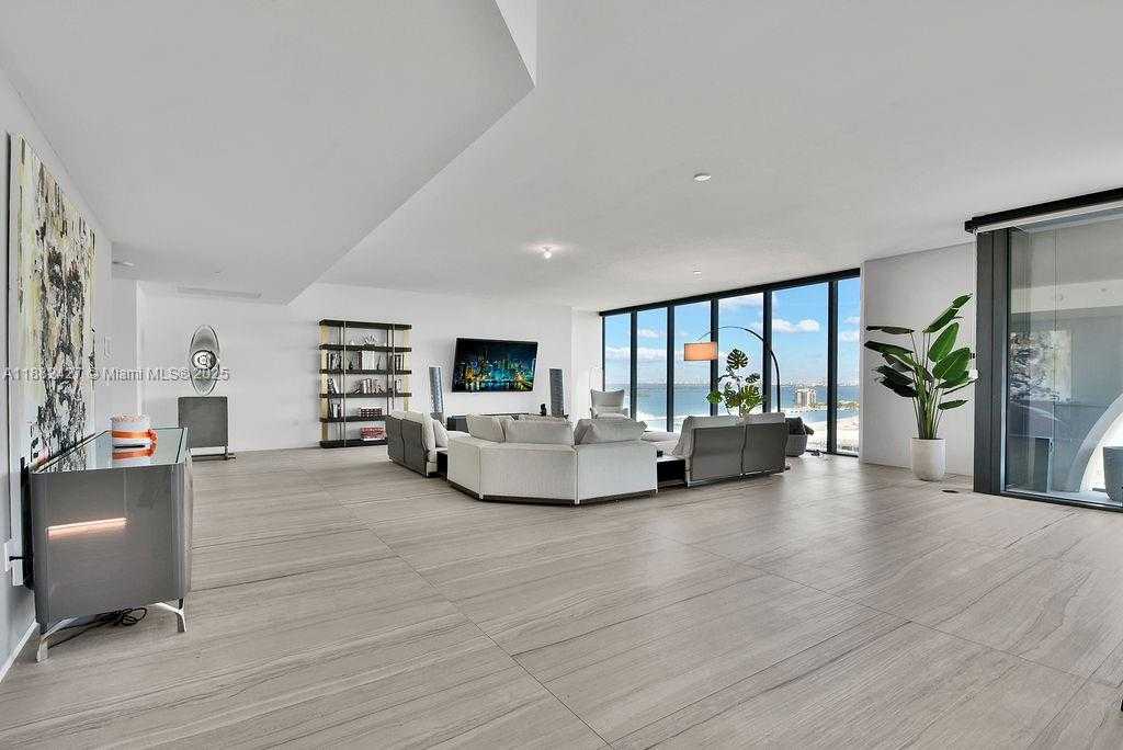 Small Image of 1000 BISCAYNE BLVD #1901, Miami Number 12
