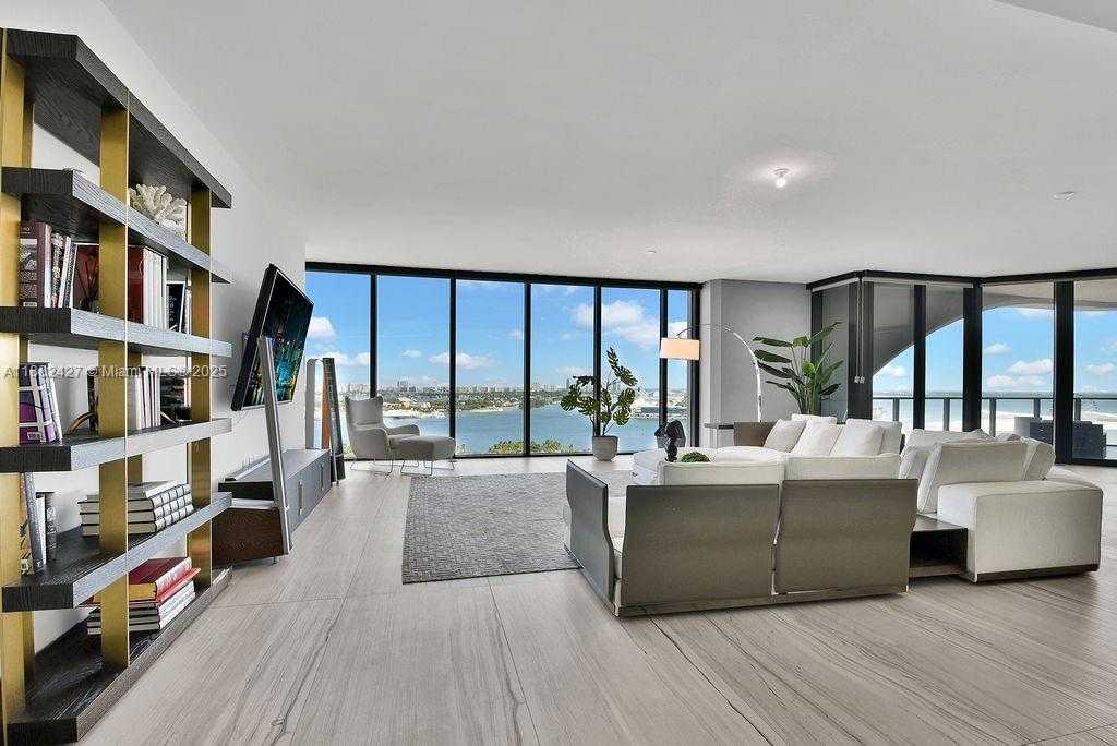 Small Image of 1000 BISCAYNE BLVD #1901, Miami Number 3