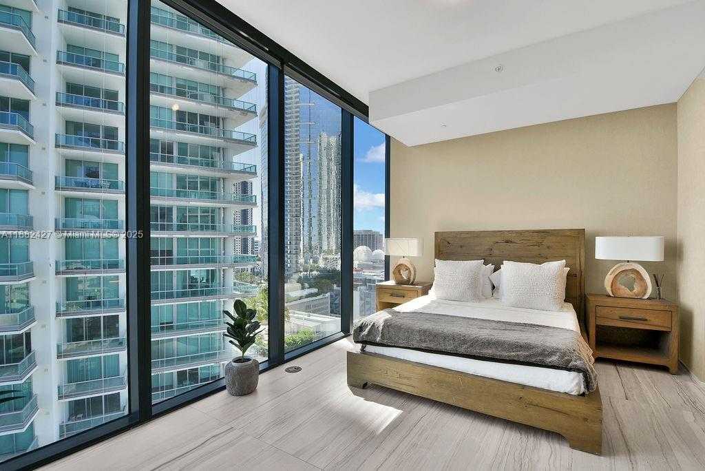 Small Image of 1000 BISCAYNE BLVD #1901, Miami Number 30