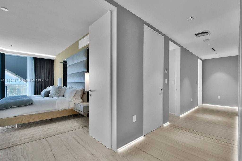 Small Image of 1000 BISCAYNE BLVD #1901, Miami Number 31