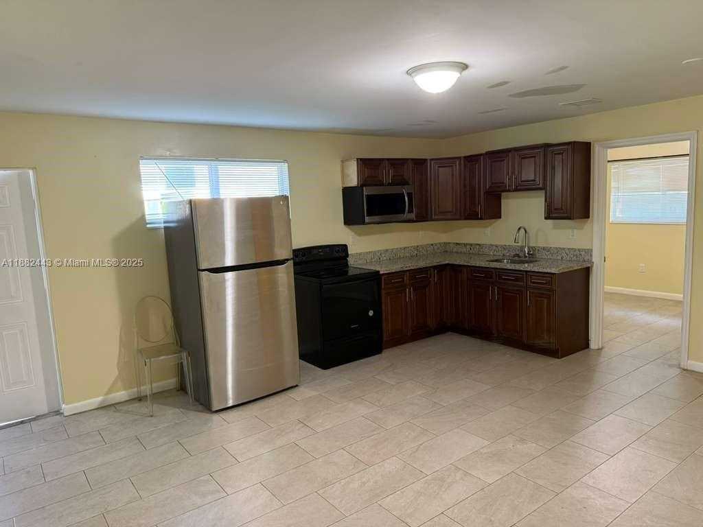 Small Image of 135 NORTH WEST 198TH ST #1, Miami Gardens Number 5