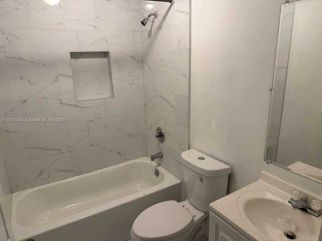 Small Image of 135 NORTH WEST 198TH ST #1, Miami Gardens Number 7