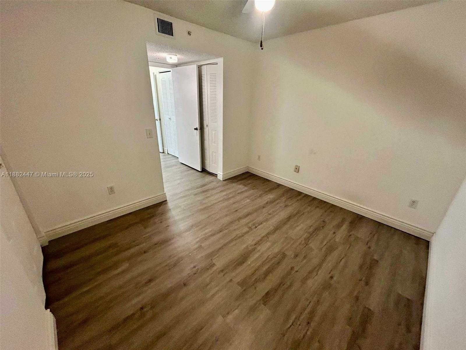 Small Image of 410 SOUTH PARK RD #1-102, Hollywood Number 13