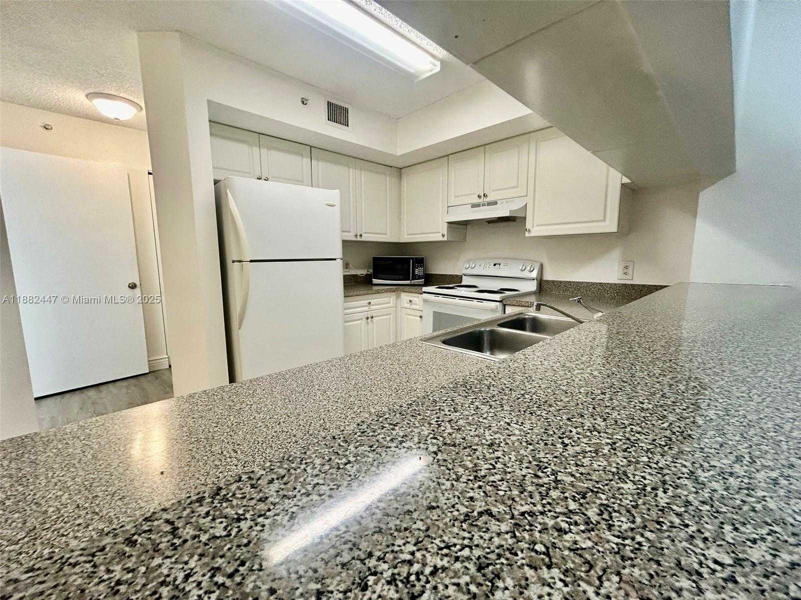 Small Image of 410 SOUTH PARK RD #1-102, Hollywood Number 2