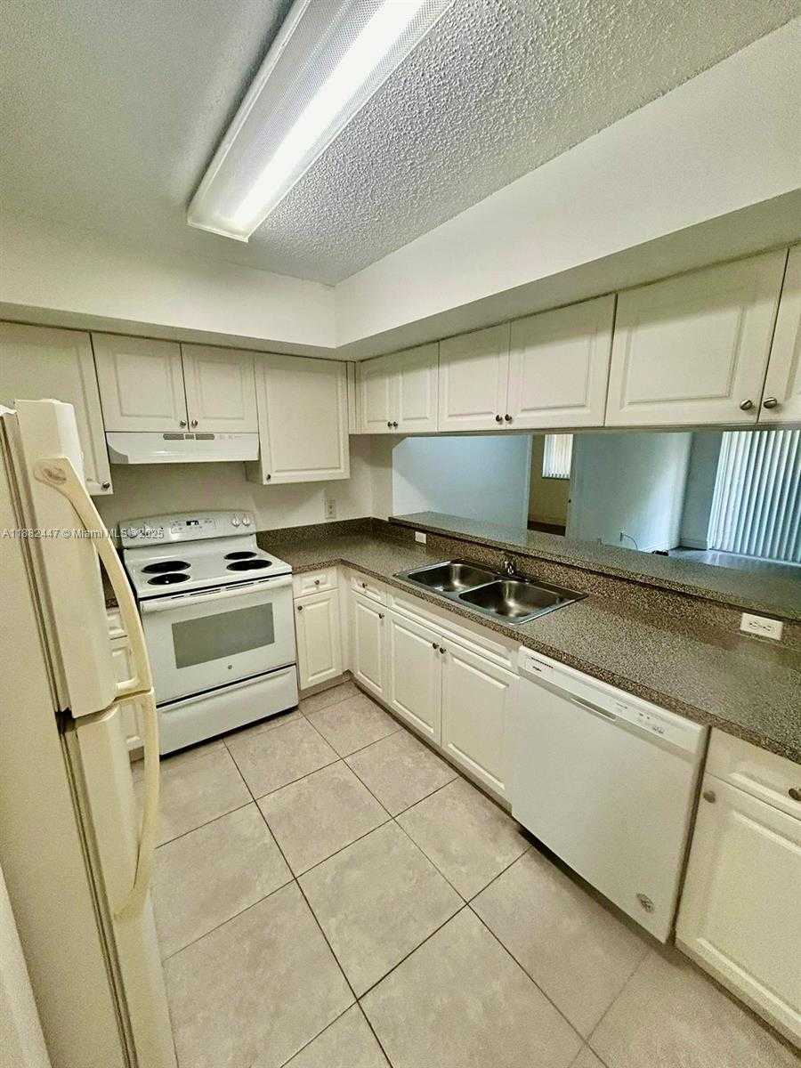 Small Image of 410 SOUTH PARK RD #1-102, Hollywood Number 5