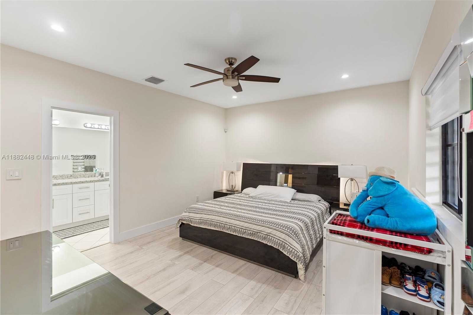 Small Image of 11730 SOUTH WEST 229TH LN, Miami Number 14