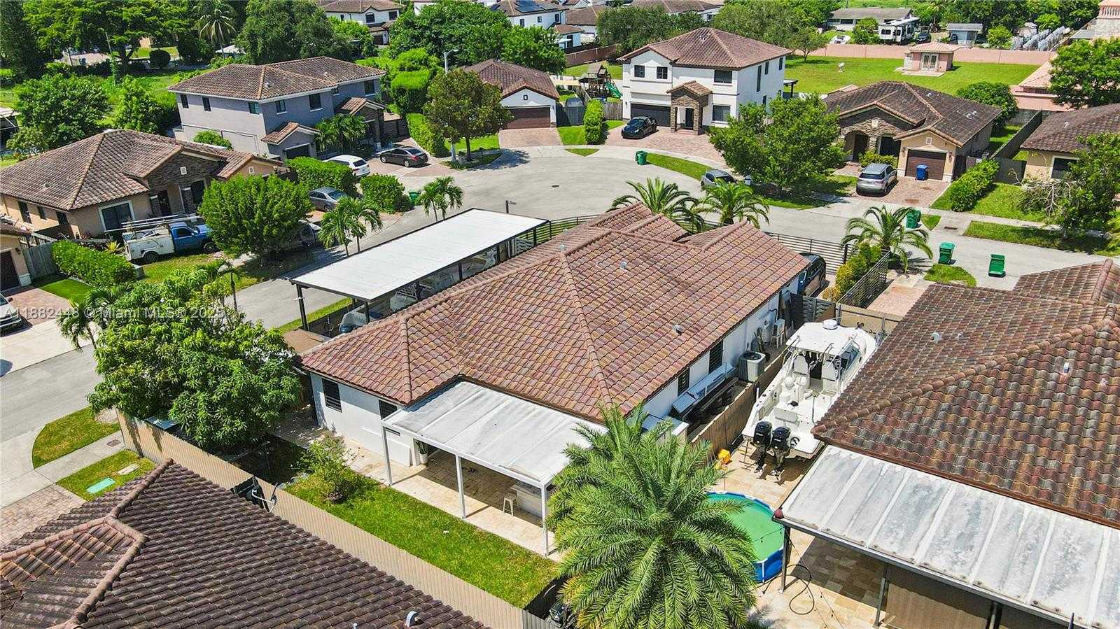 Small Image of 11730 SOUTH WEST 229TH LN, Miami Number 4