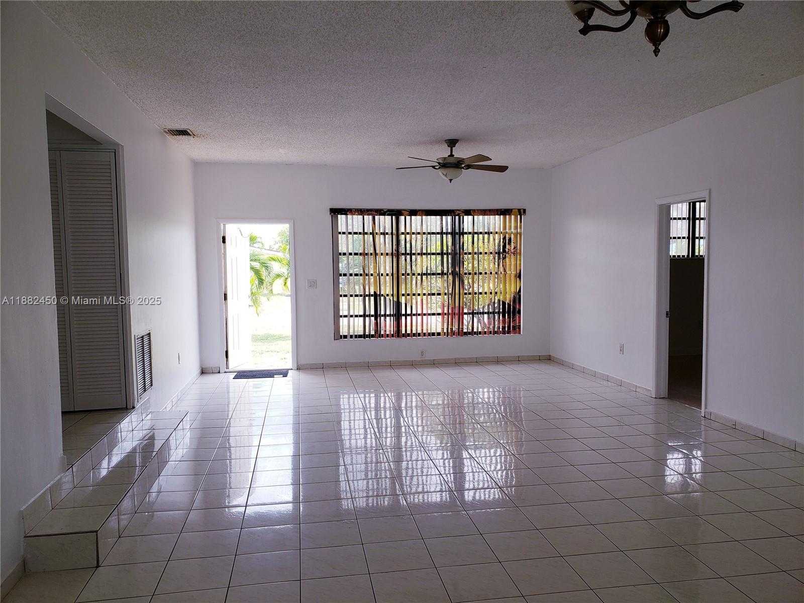 Small Image of Miami Number 5