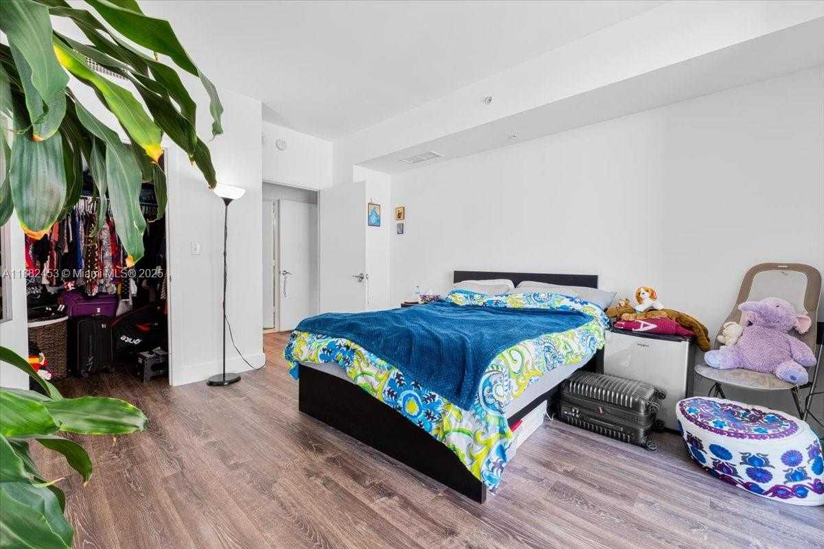Small Image of 244 BISCAYNE BLVD #3506, Miami Number 12