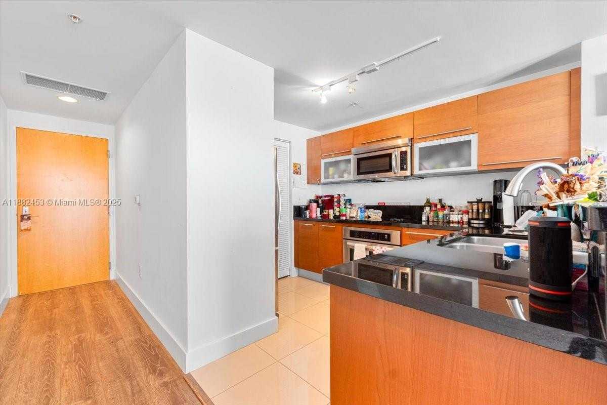 Small Image of 244 BISCAYNE BLVD #3506, Miami Number 2