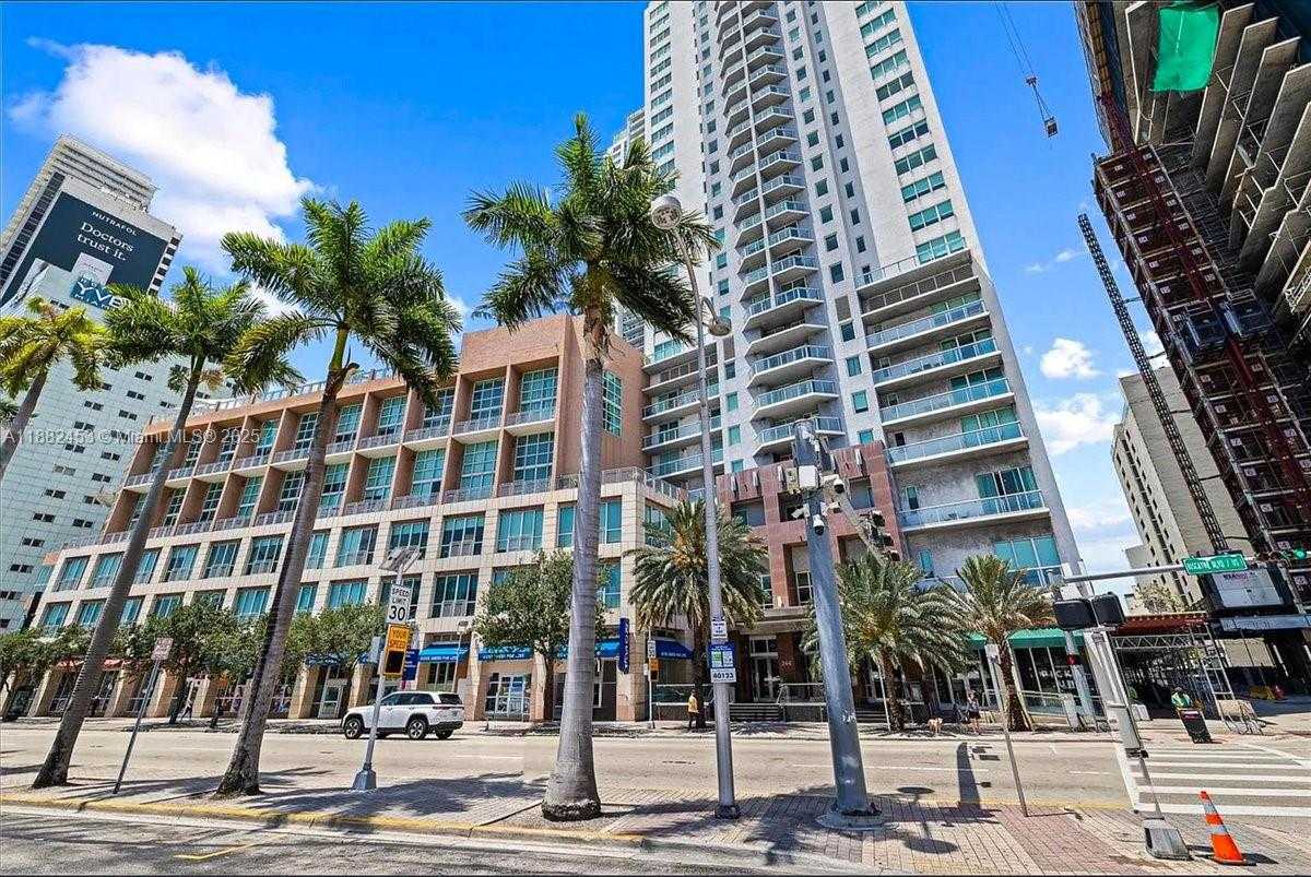 Small Image of 244 BISCAYNE BLVD #3506, Miami Number 22