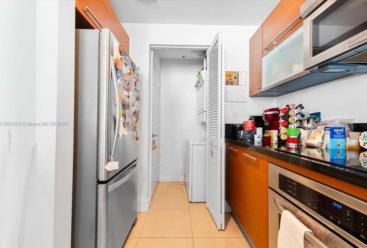 Small Image of 244 BISCAYNE BLVD #3506, Miami Number 3