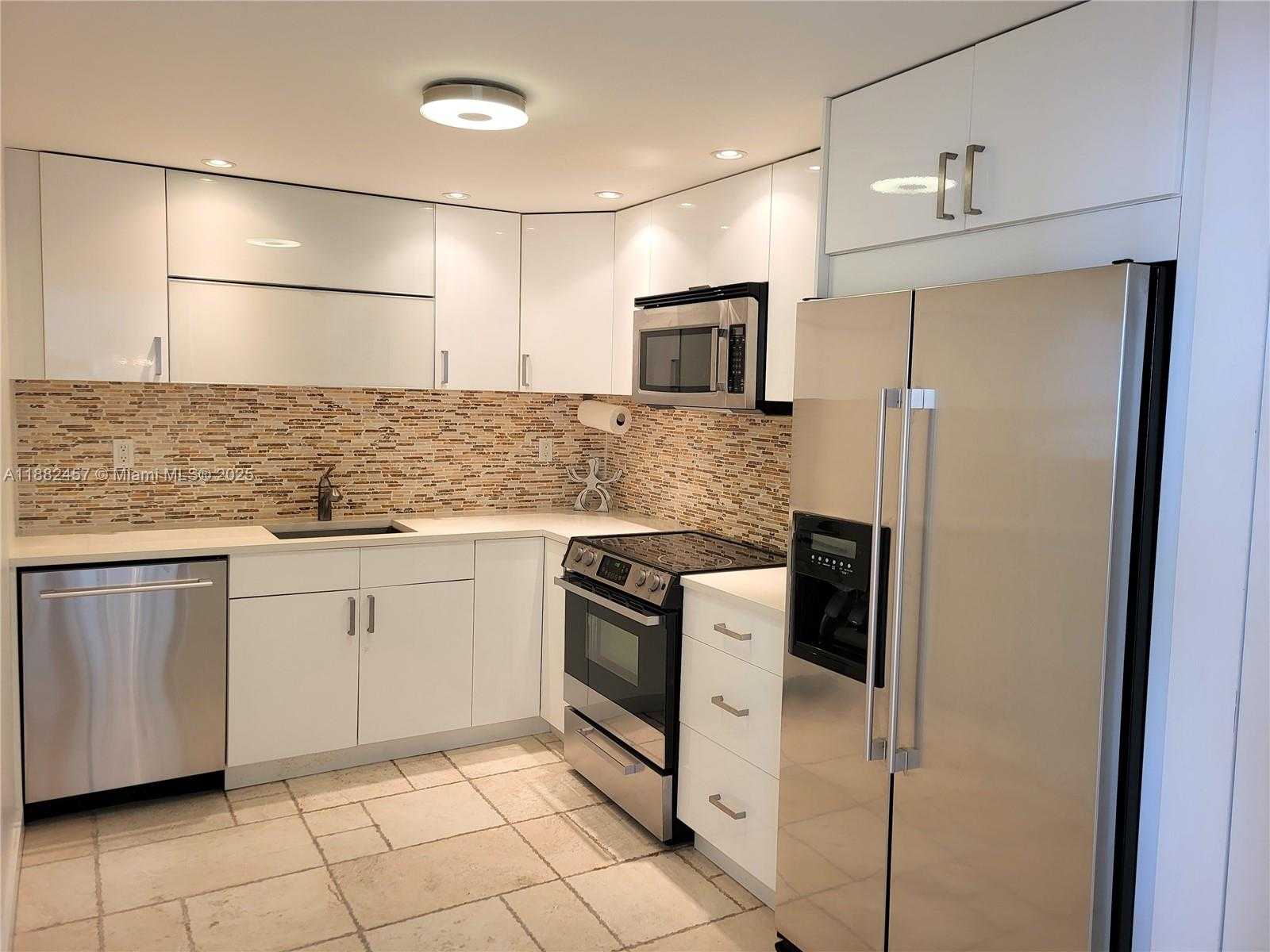 Small Image of 1621 COLLINS AVE #703, Miami Beach Number 4