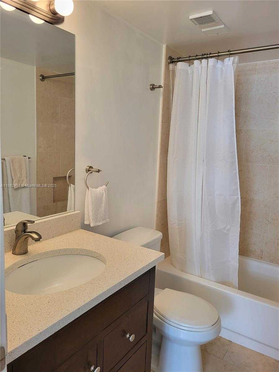 Small Image of 1621 COLLINS AVE #703, Miami Beach Number 9