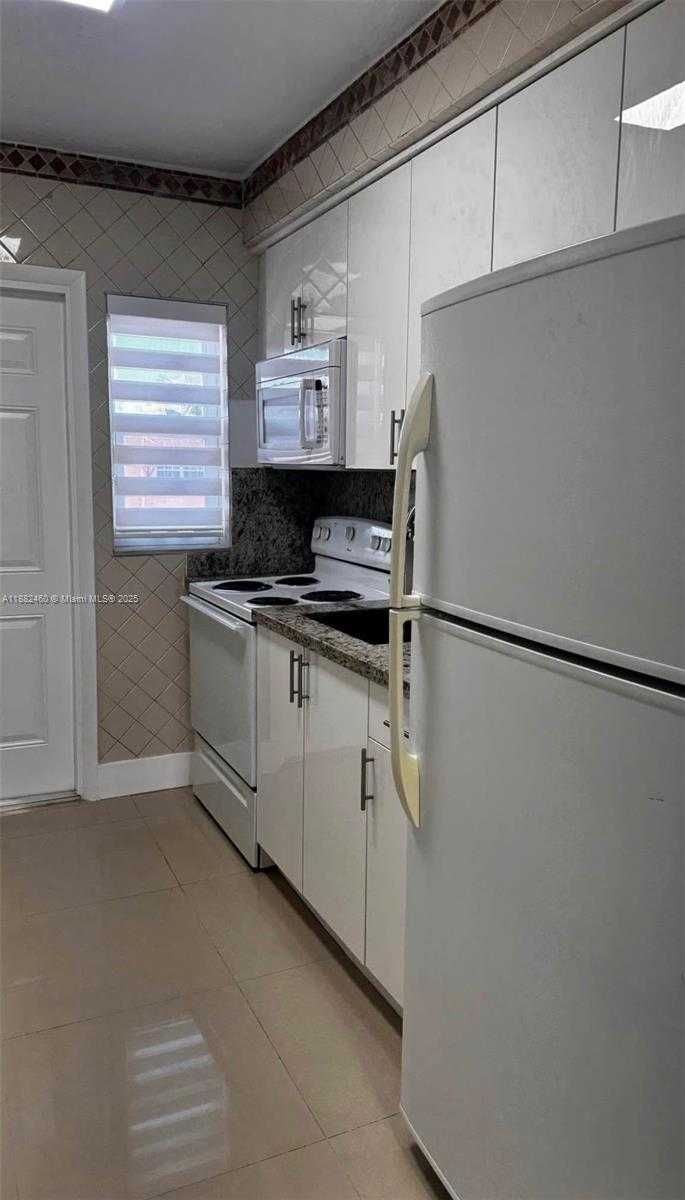 Small Image of 3600 SOUTH WEST 9TH TER #2B, Miami Number 9