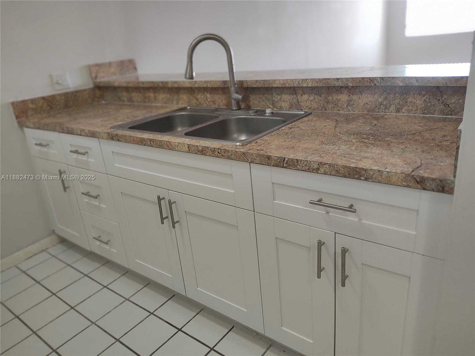 Small Image of 8180 GENEVA CT #529, Doral Number 3