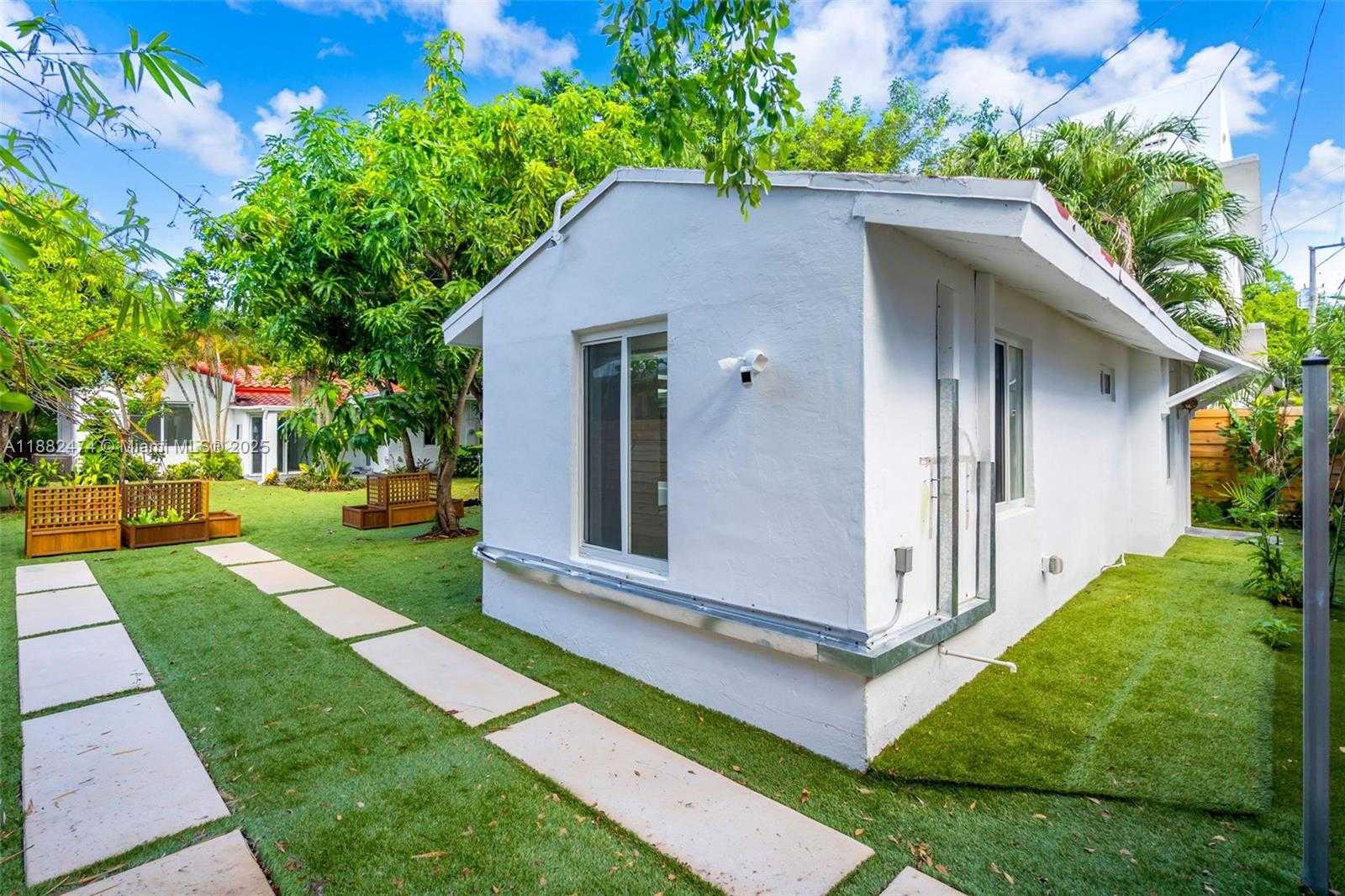 Small Image of 719 LENOX AVE #1, Miami Beach Number 11