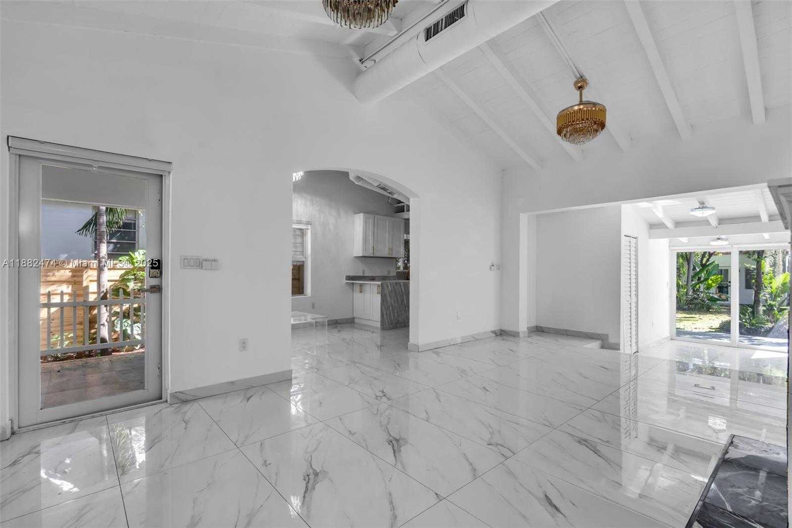 Small Image of 719 LENOX AVE #1, Miami Beach Number 12