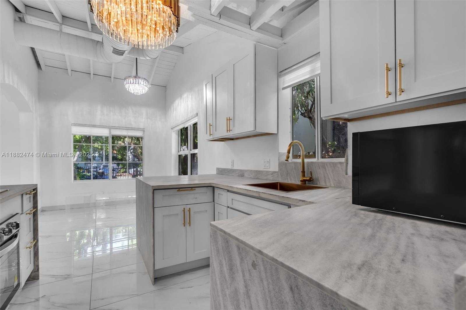Small Image of 719 LENOX AVE #1, Miami Beach Number 17