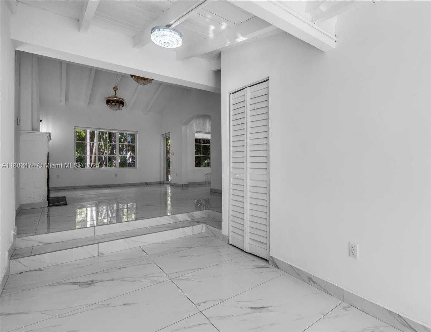 Small Image of 719 LENOX AVE #1, Miami Beach Number 18