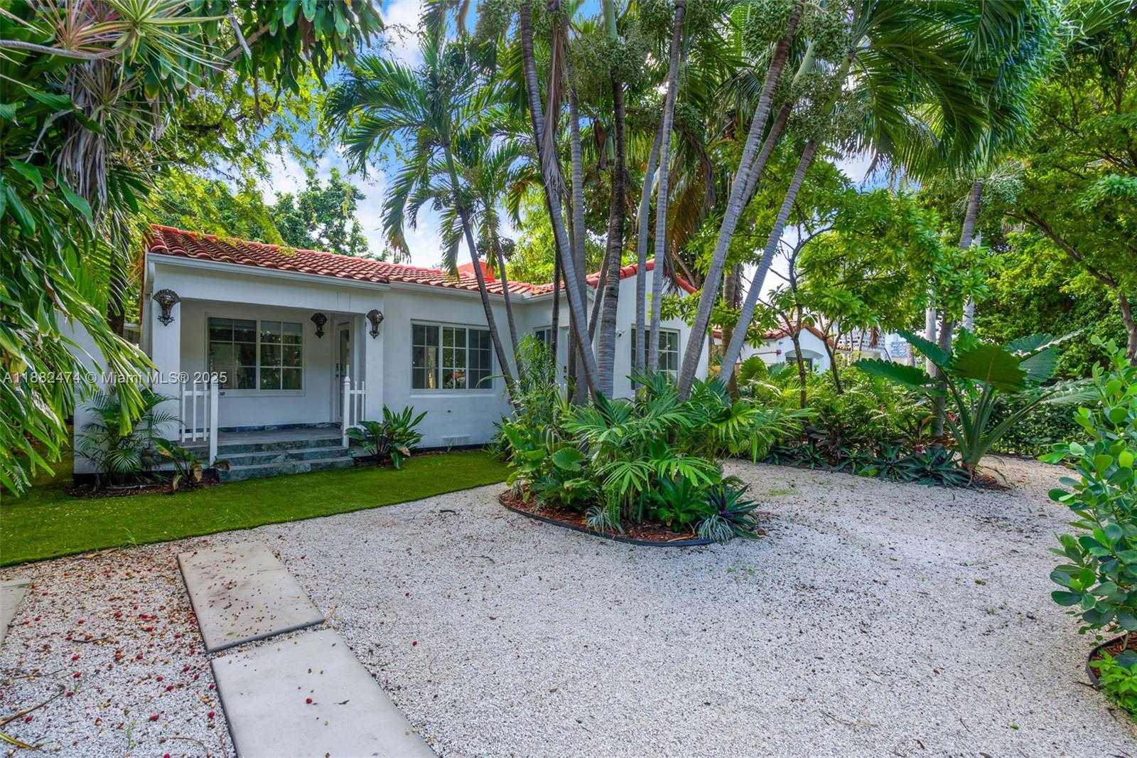 Small Image of 719 LENOX AVE #1, Miami Beach Number 2