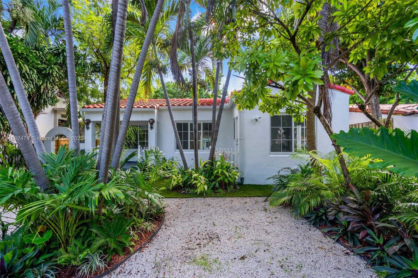 Small Image of 719 LENOX AVE #1, Miami Beach Number 3