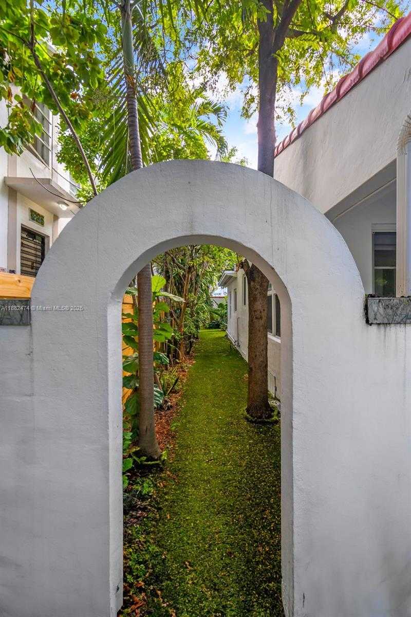 Small Image of 719 LENOX AVE #1, Miami Beach Number 6
