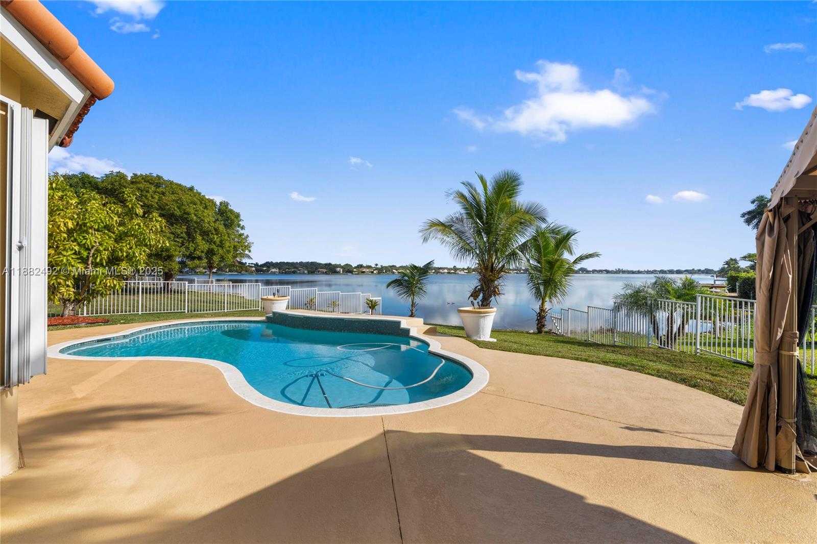 Small Image of 2339 NORTH WEST 195TH AVE #2339, Pembroke Pines Number 5