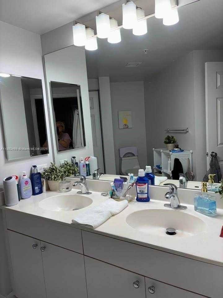 Small Image of 17100 NORTH BAY RD #1110, Sunny Isles Beach Number 17