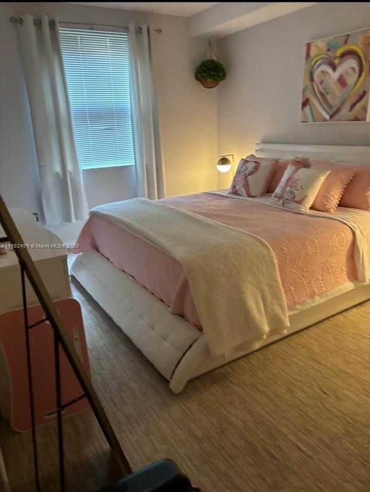 Small Image of 17100 NORTH BAY RD #1110, Sunny Isles Beach Number 7