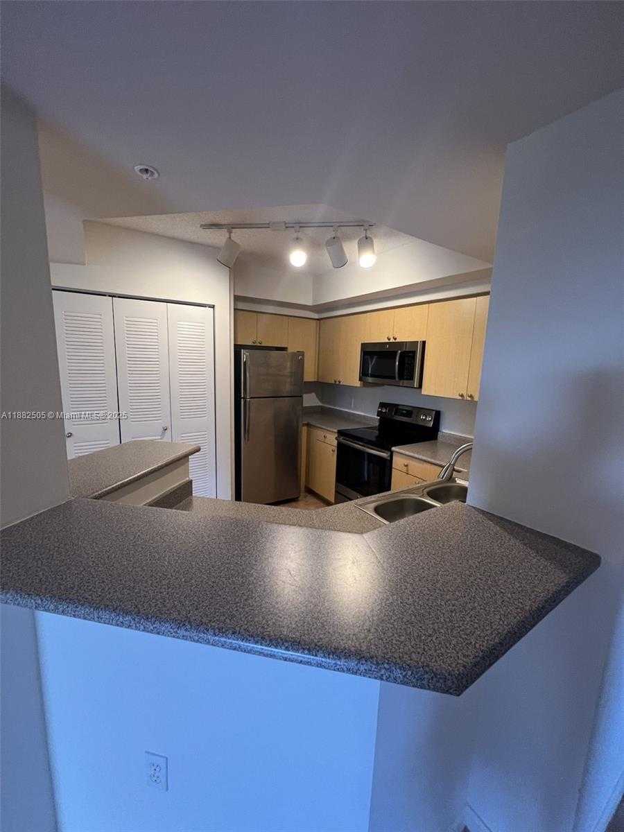 Small Image of 1919 VAN BUREN ST #408A, Hollywood Number 4