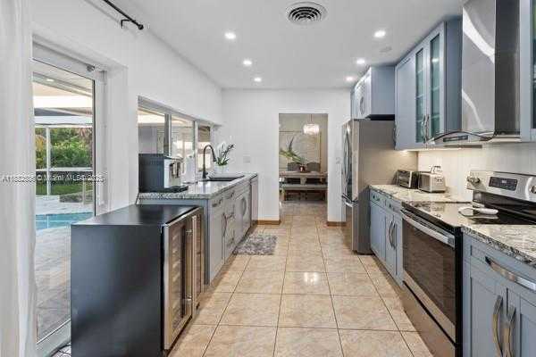 Small Image of 115 NORTH WEST 209TH ST, Miami Gardens Number 11