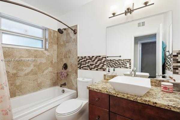 Small Image of 115 NORTH WEST 209TH ST, Miami Gardens Number 13
