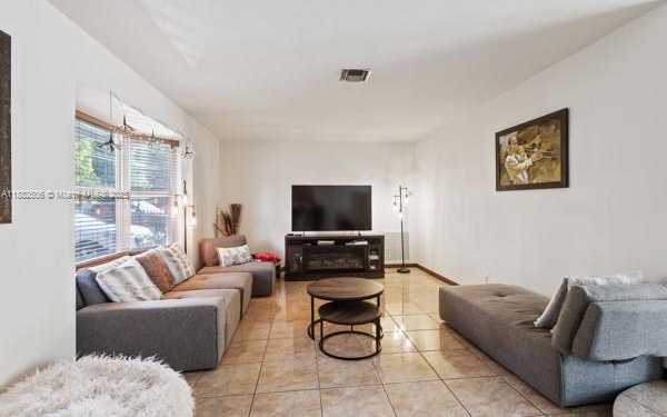 Small Image of 115 NORTH WEST 209TH ST, Miami Gardens Number 7