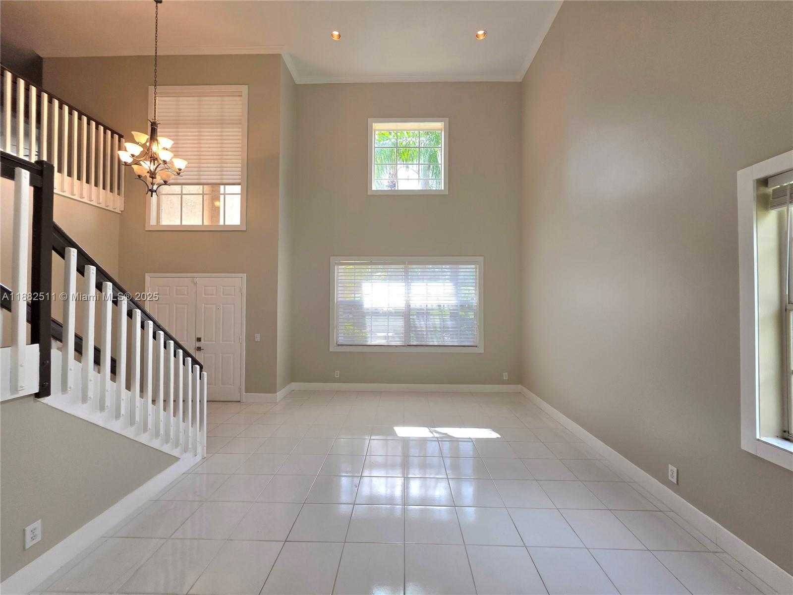 Small Image of 584 CAMBRIDGE DR, Weston Number 10