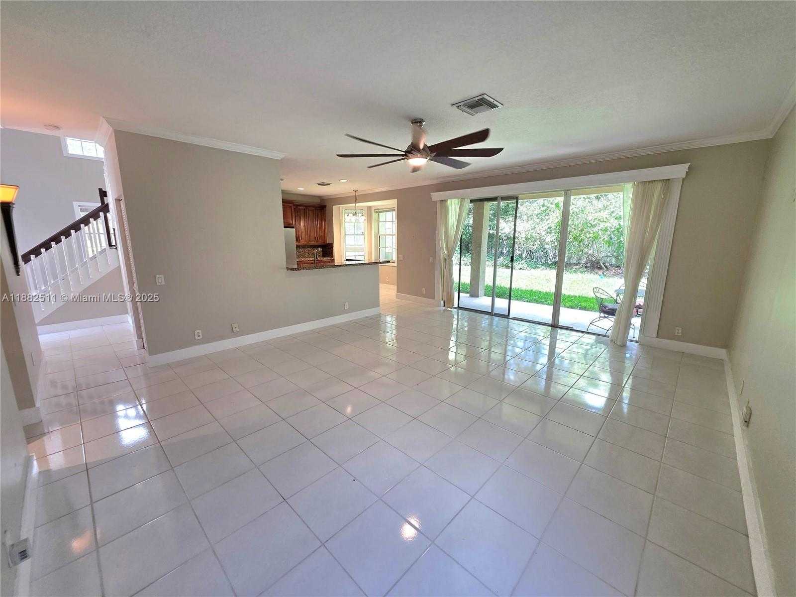 Small Image of 584 CAMBRIDGE DR, Weston Number 15