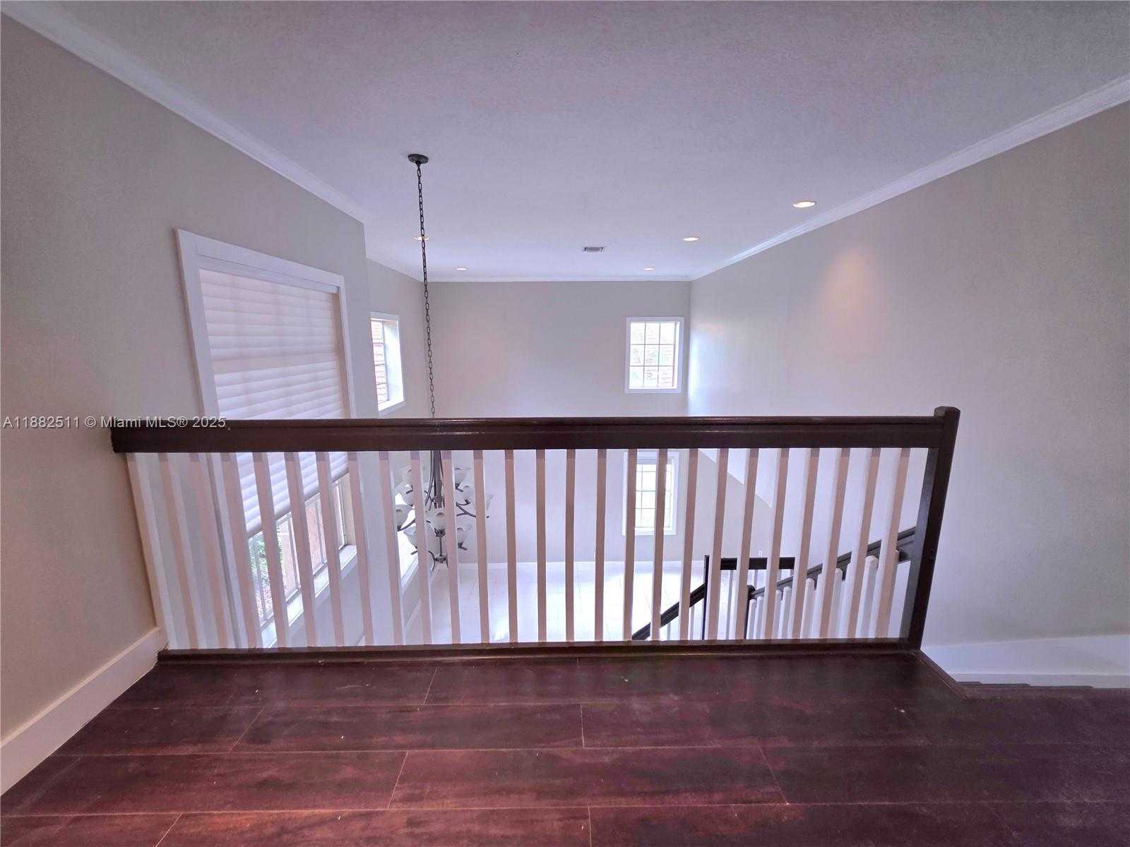 Small Image of 584 CAMBRIDGE DR, Weston Number 16