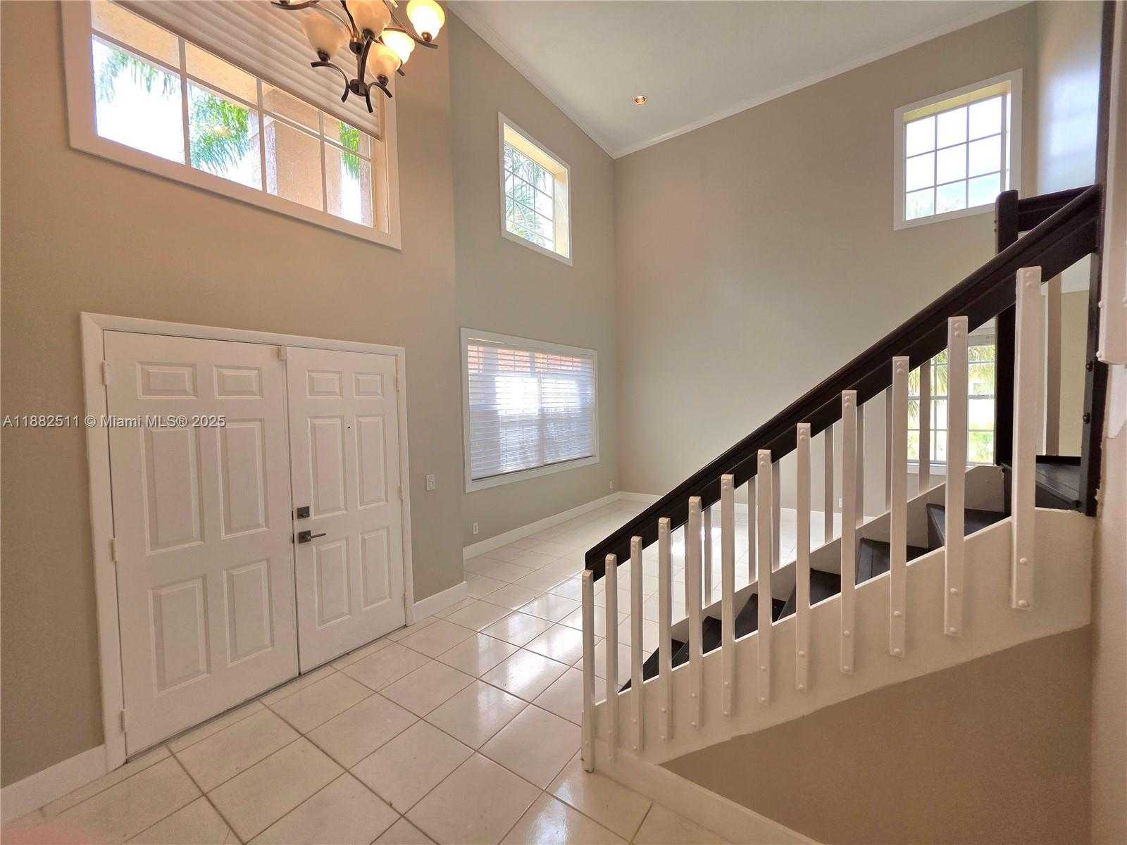 Small Image of 584 CAMBRIDGE DR, Weston Number 8